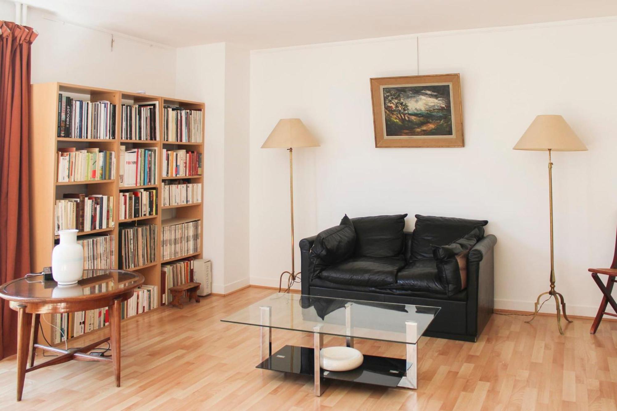 Apartment Duplex Near St Lazare *