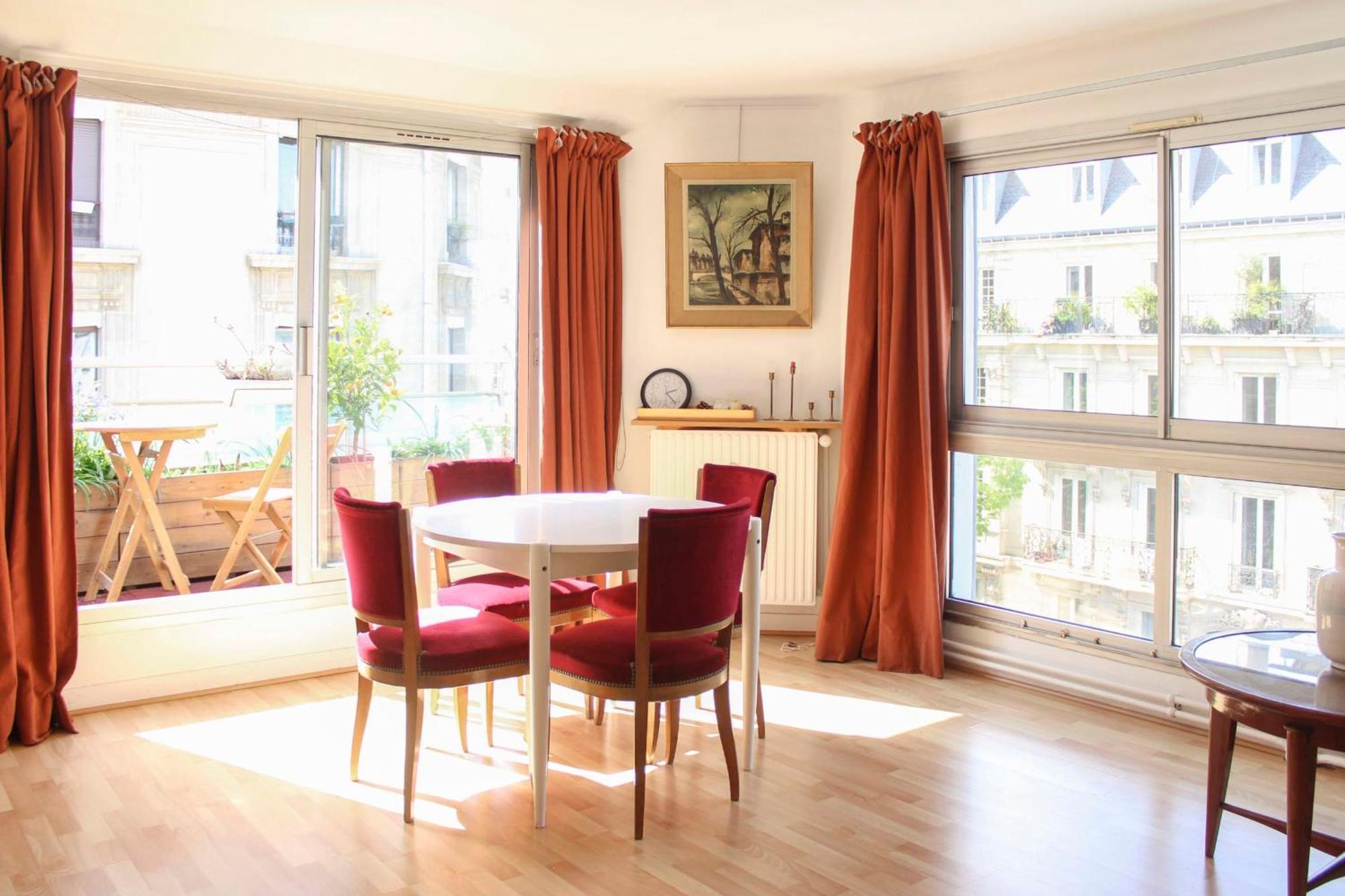Duplex Near St Lazare Apartment