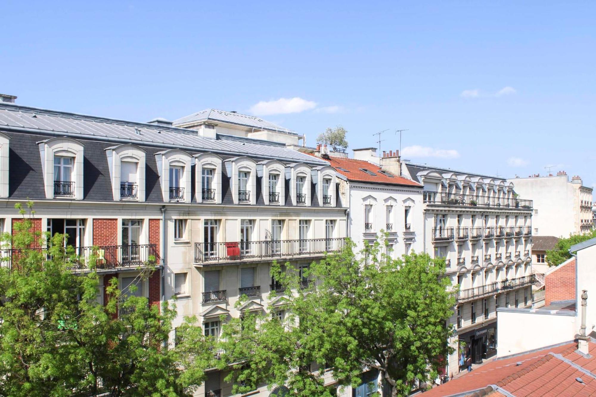 Apartment Duplex Near St Lazare